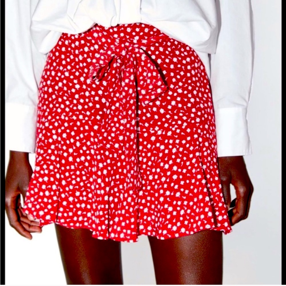 NWT ZARA flounce white polka dot print red skort M